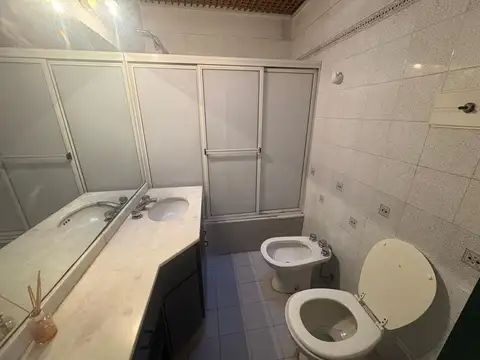 Casa en Venta con 4 cocheras