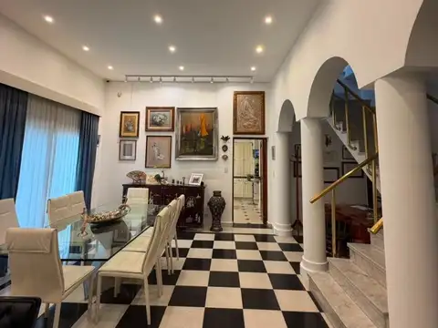 Casa en Alquiler de 4 dormitorios