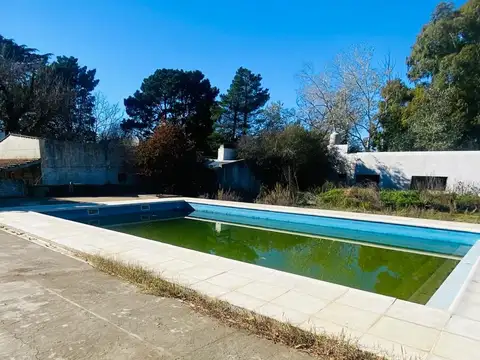 CASA QUINTA CON 2 PILETAS SALON +DEPTO TANDIL