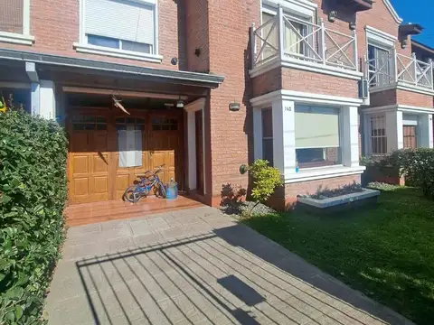 Depto Tipo Casa en Venta de 3 dormitorios