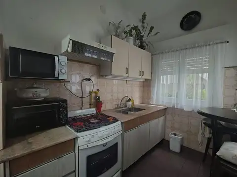 Casa 4 ambientes con 1 baño