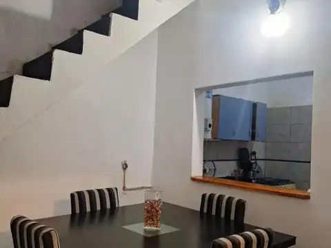 Casa 4 ambientes con 1 baño