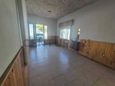 VENTA CASA 2 AMBIENTES CON AMPLIO PATIO Y GALPÓN EN OLAVARRÍA