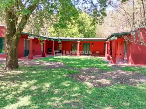 Casa en Venta con 4 cocheras