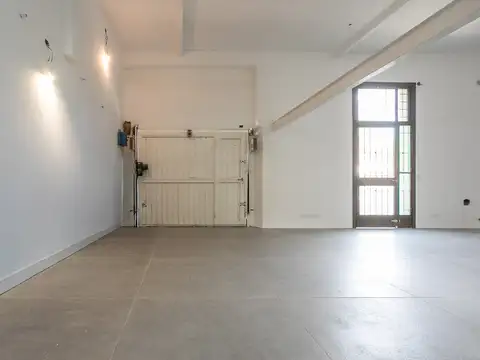 Oficina en Alquiler con 1 cochera