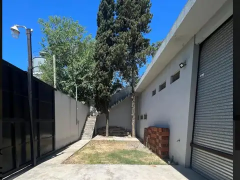 Galpon en Venta 15  mts Frente