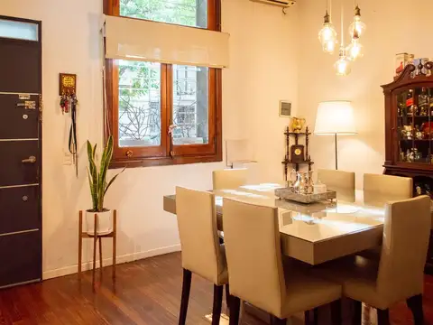 Depto Tipo Casa en Venta en Chacarita, USD 385.000