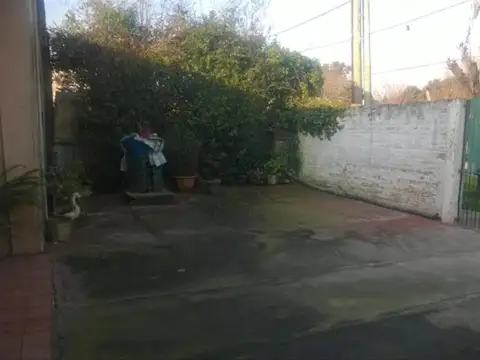 Oportunidad! Santa Elena a 5 cuadras estación M. Alberti 700