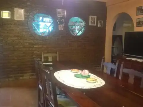 "Oportunidad" Casa 5 cuadras  de la estación de Alberti, sobre asfalto2