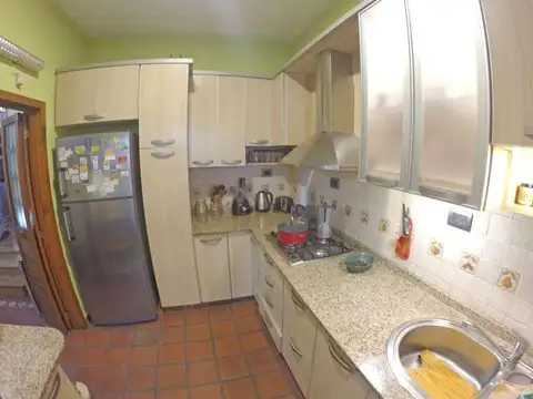 Depto Tipo Casa 3 ambientes con 2 baños