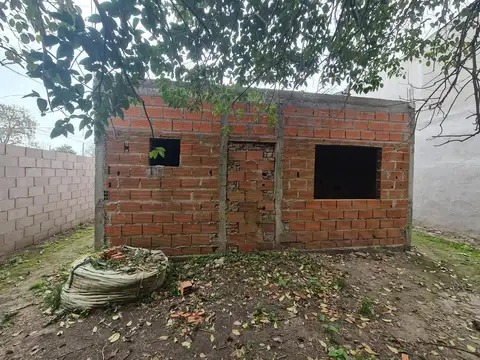 Casa 2 ambientes con 1 baño