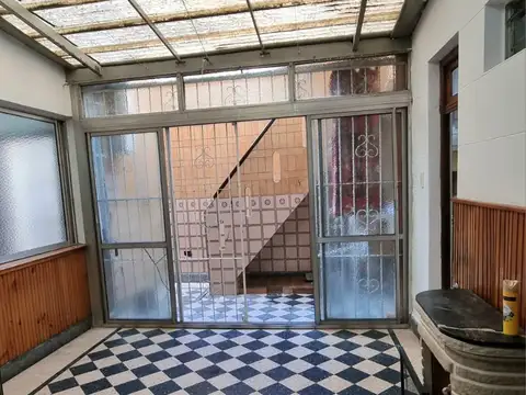 Avenida Hipólito Yrigoyen 3300