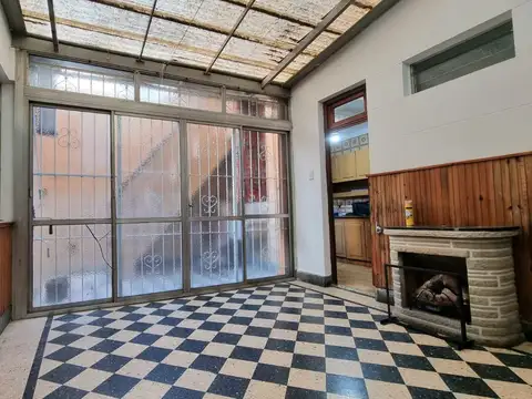 Venta departamento de 4 amb en Av Hipolito Yrigoyen 3300, Almagro