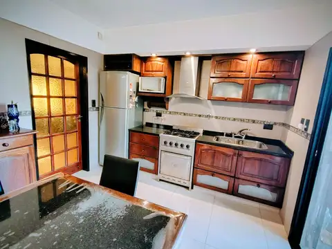 Casa 4 ambientes en venta en Moron Sur. IMPECABLE ESTADO
