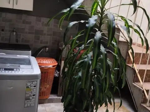 Depto Tipo Casa en Venta 50 años