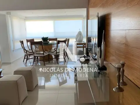 Apartamento en primera linea, 5 dormitorios en Punta del Este!