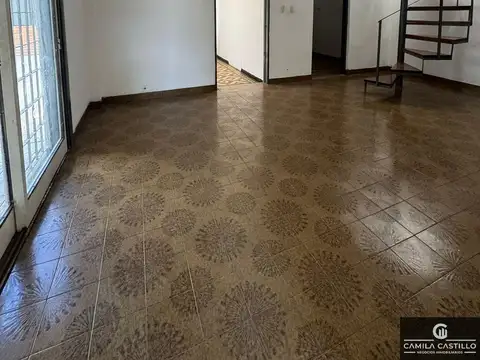 Casa en venta c/ cochera en Lomas del Mirador