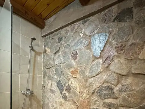 Casa en Alquiler con 3 cocheras