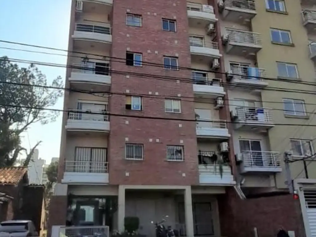 Witcomb 2447 , Piso 2