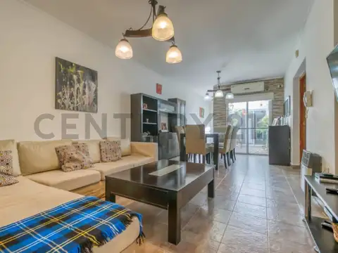 Casa en venta con tres dormitorios en La Plata