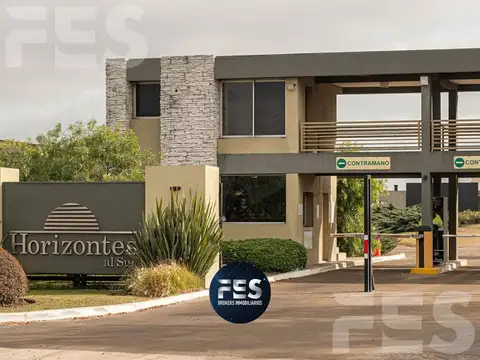 VENTA CASA 4 AMBIENTES EN HORIZONTES AL SUR