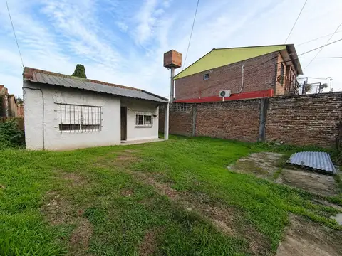 VENTA CASA EN GRAND BOURG CON PARQUE