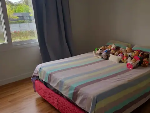 Casa en Alquiler Temporal con 4 cocheras