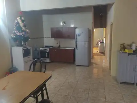 Casa 4 ambientes con 1 baño