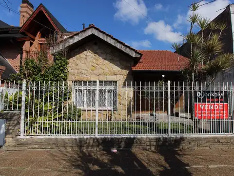 CHALET 6 AMBIENTES COCHERA ESCUCHA OFERTA