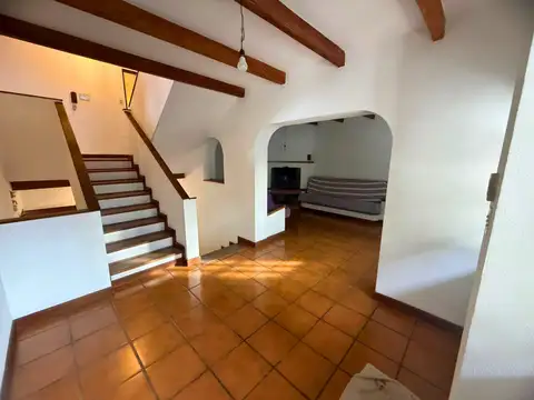 Casa en Venta con 3 cocheras
