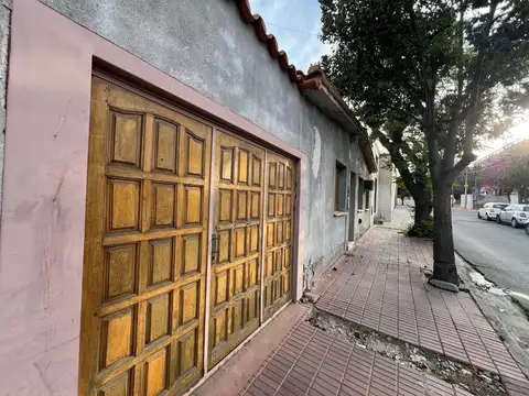 Pérez de Zurita 100