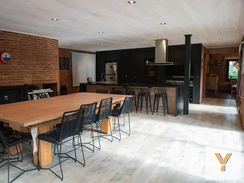 Casa en venta - 5 Dormitorios 7 Baños - Cariló