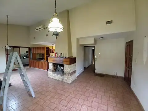 CASA EN VENTA TRES DORMITORIOS EN MARQUES DE SOBREMONTE