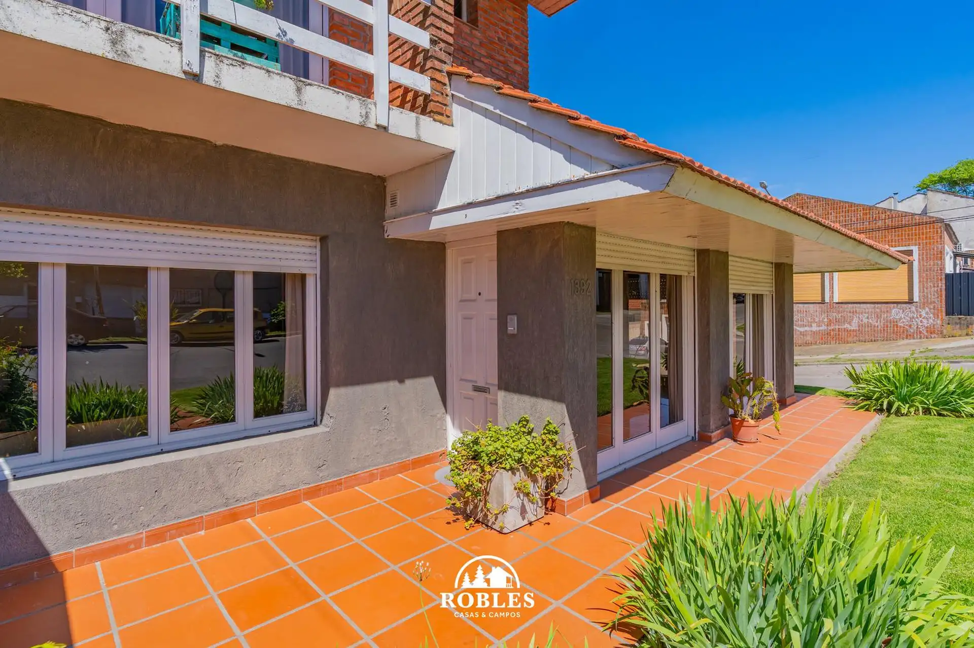 Chalet en esquina del barrio San Carlos