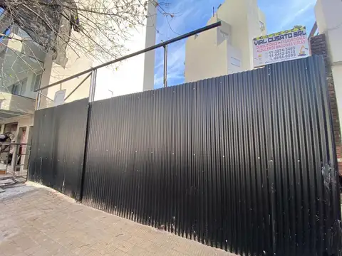 LOTE EN VILLA DEL PARQUE CON PLANOS APROBADOS