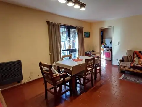Casa en venta - 2 Dormitorios 1 Baño - Quilmes