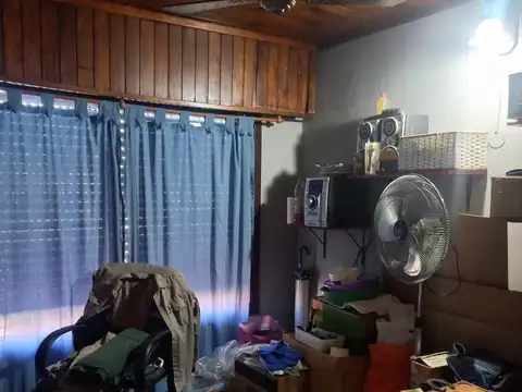 Casa 6 ambientes con 2 baños