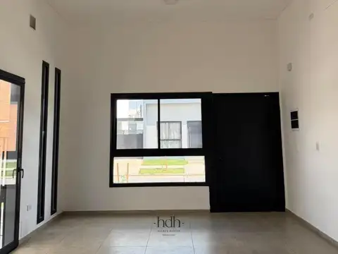 Casa venta 2 dormitorios 1 baño completo planta baja cochera