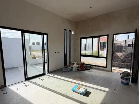 Casa en Venta en Barrio Rincones de Manantiales, USD 130.000