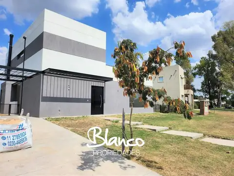 Pilar del Este - Santa Elena -