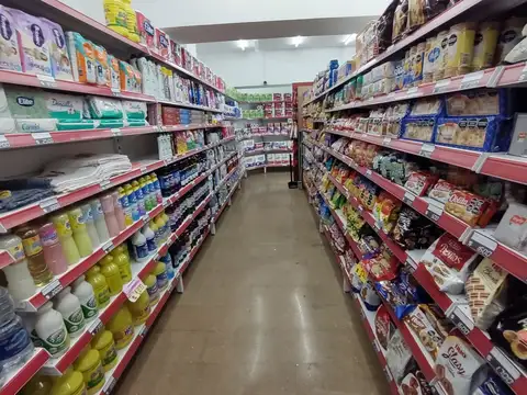 Excelente Mercado en la zona de Almagro