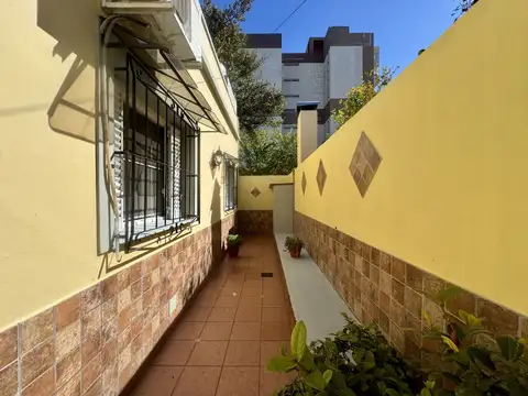Depto Tipo Casa 3 ambientes con 2 baños