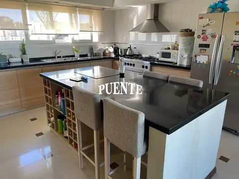 Fincas de San Vicente Golf Venta con Renta!!