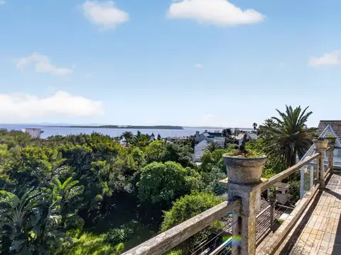 Casa en venta de 6 dormitorios en la Peninsula con vista al mar
