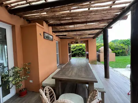 Casa en Venta con 1 cochera