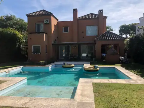 Casa en Venta en Santa Barbara, USD 100