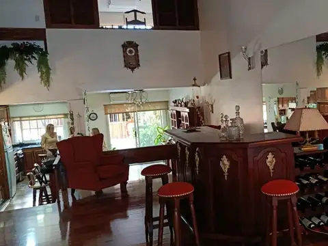 Casa 4 ambientes con 3 baños