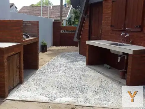 Casa en Venta - 2 Dormitorios 1 Baño - 600mts - Aguas Verdes