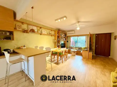 Casa 5 ambientes con patio en Villa Adelina APTO CREDITO