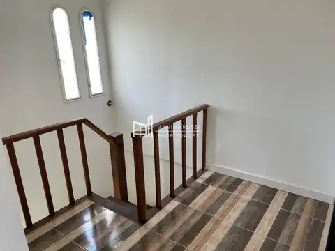 Casa 5 ambientes con 3 baños